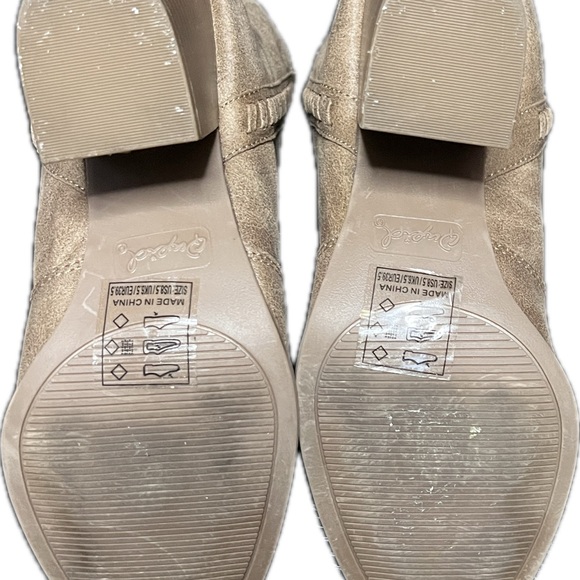 Cupid Women's Suede Ankle Boots - Taupe - 8.5 - Picture 7 of 8